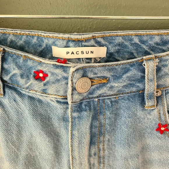 PacSun Embroidered Floral Mom Jeans, Size 29 - Picture 5 of 7